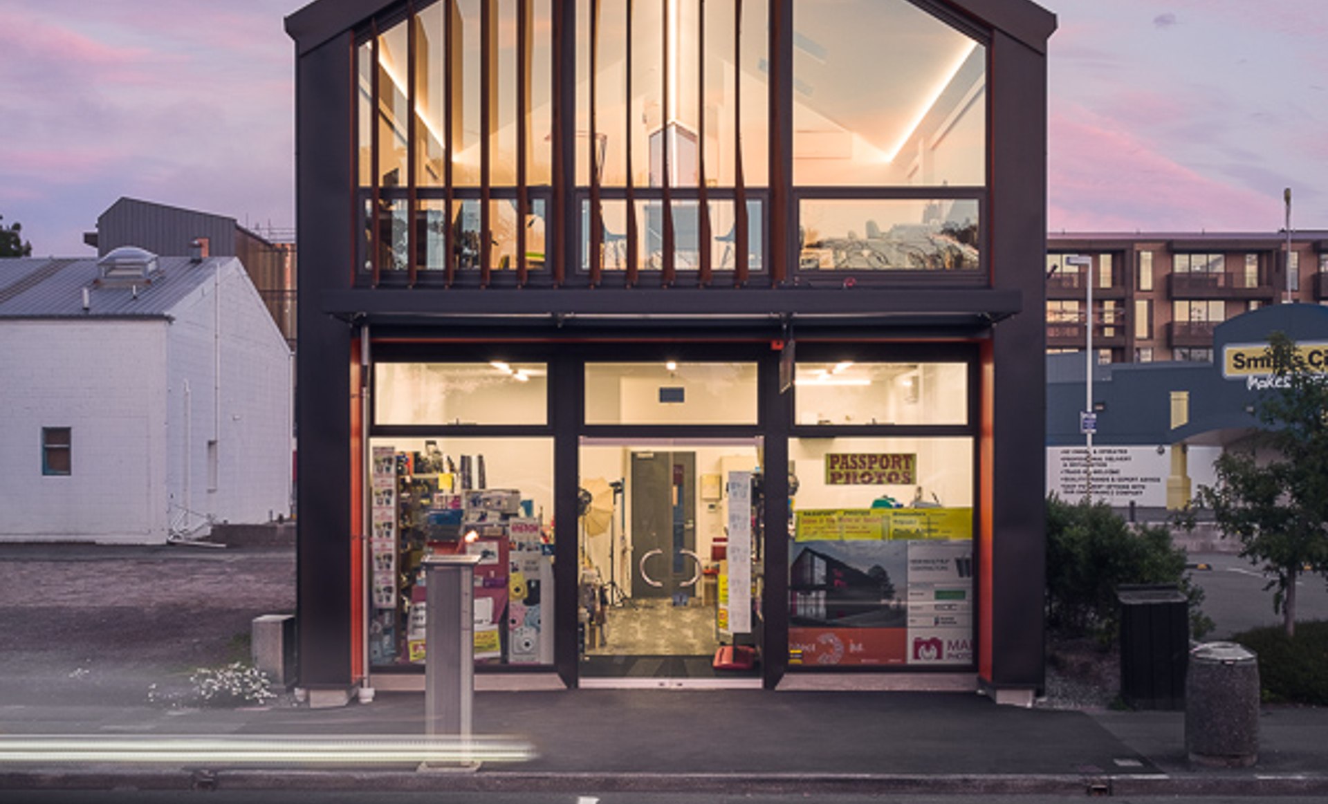 ZERO ENERGY BUILDING - & Solarchitect Office
