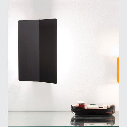 Black Anodized Applique à Volet Pivotant Plié Wall Light