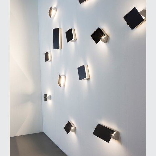 Black Anodized Applique à Volet Pivotant Wall Light