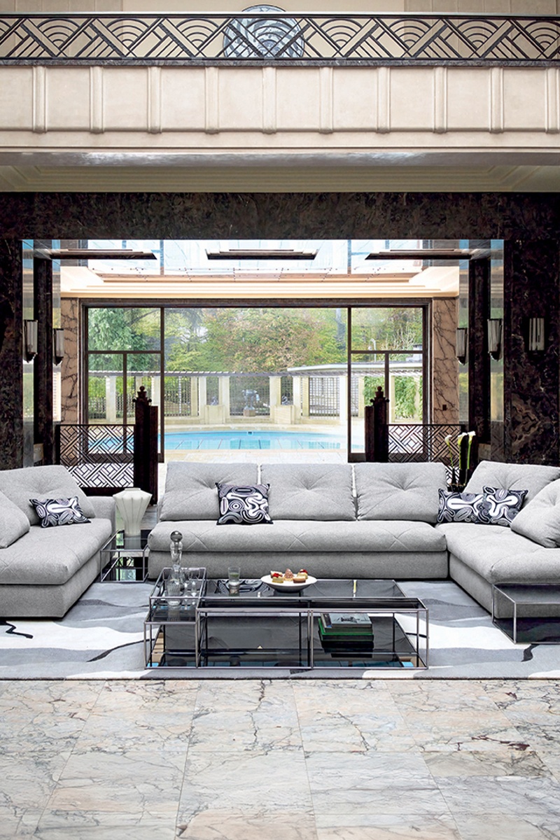 Préface Sofa, design Studio Roche Bobois