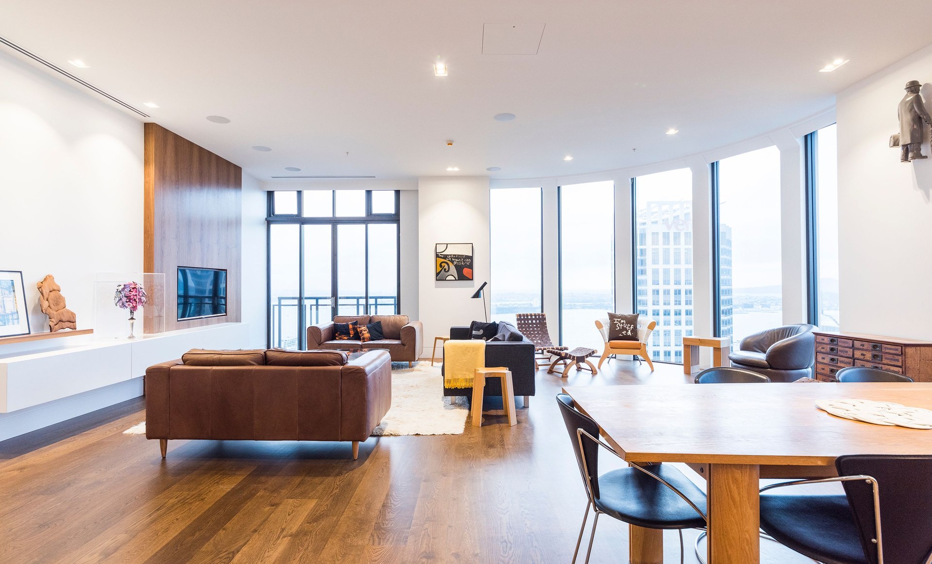 Metropolis Luxury Apartment