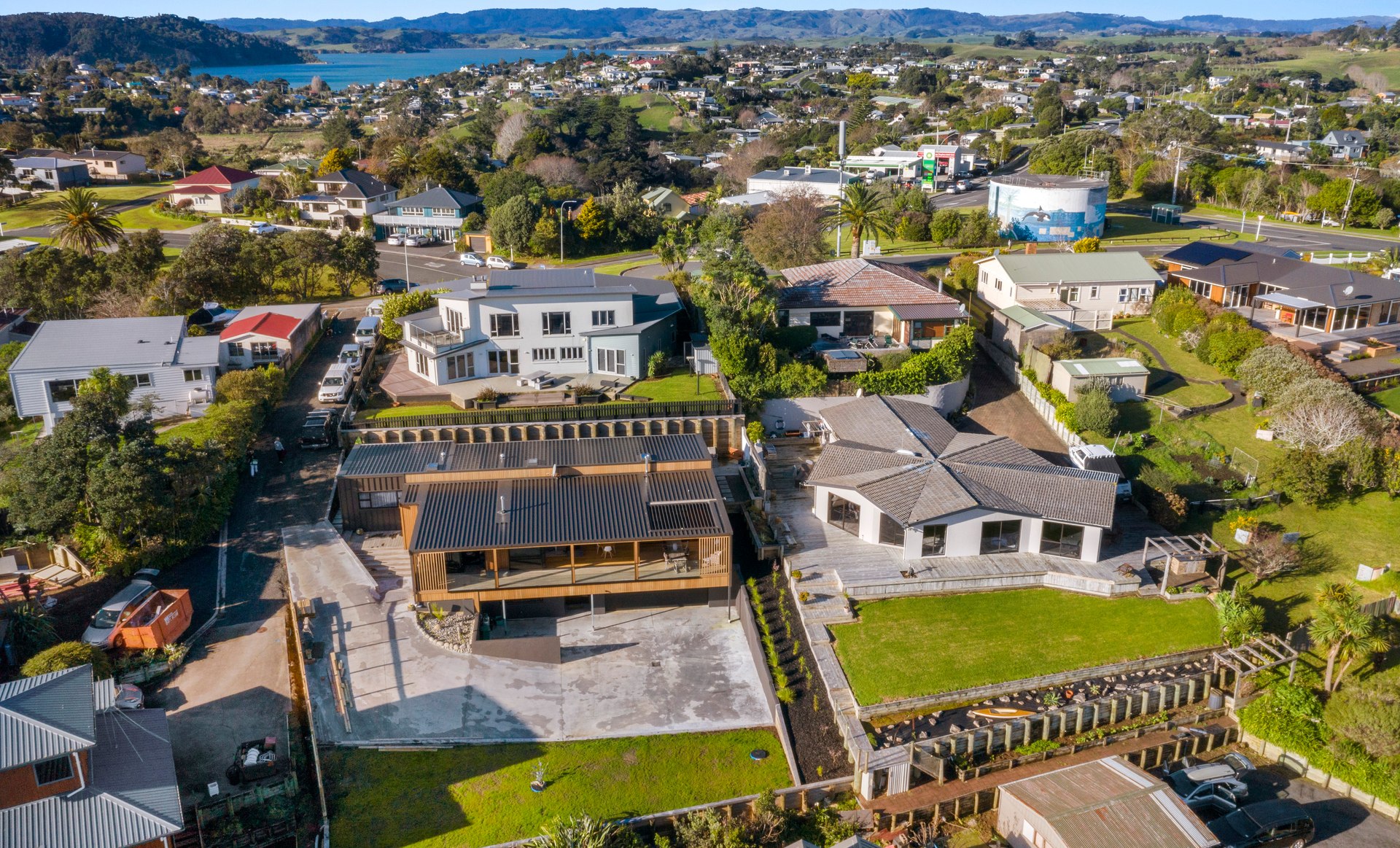Raglan House