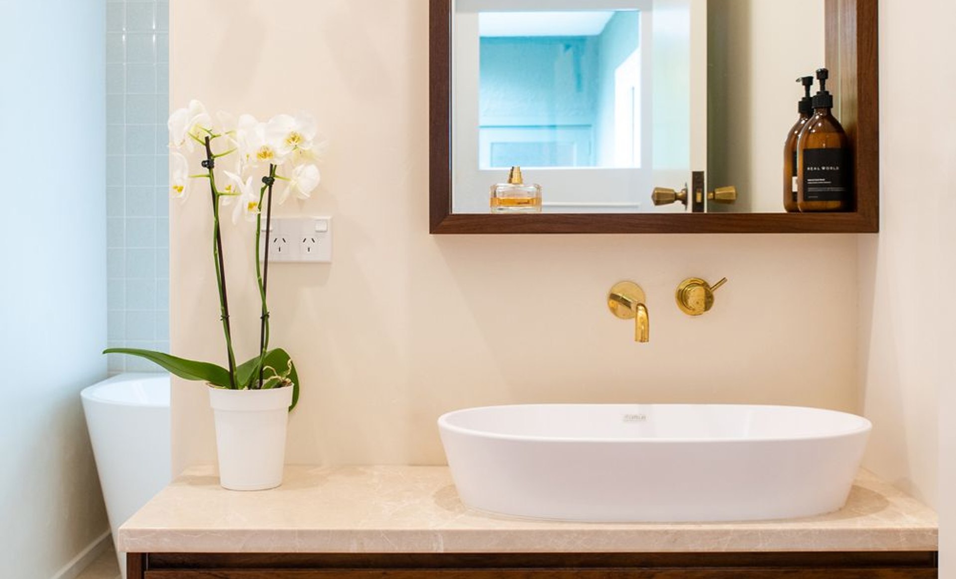 Stunning Mid-Century Modern Bathrooms