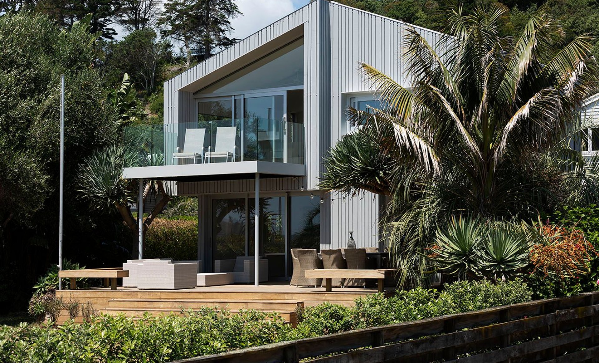 2nd on 2nd, Beachfront