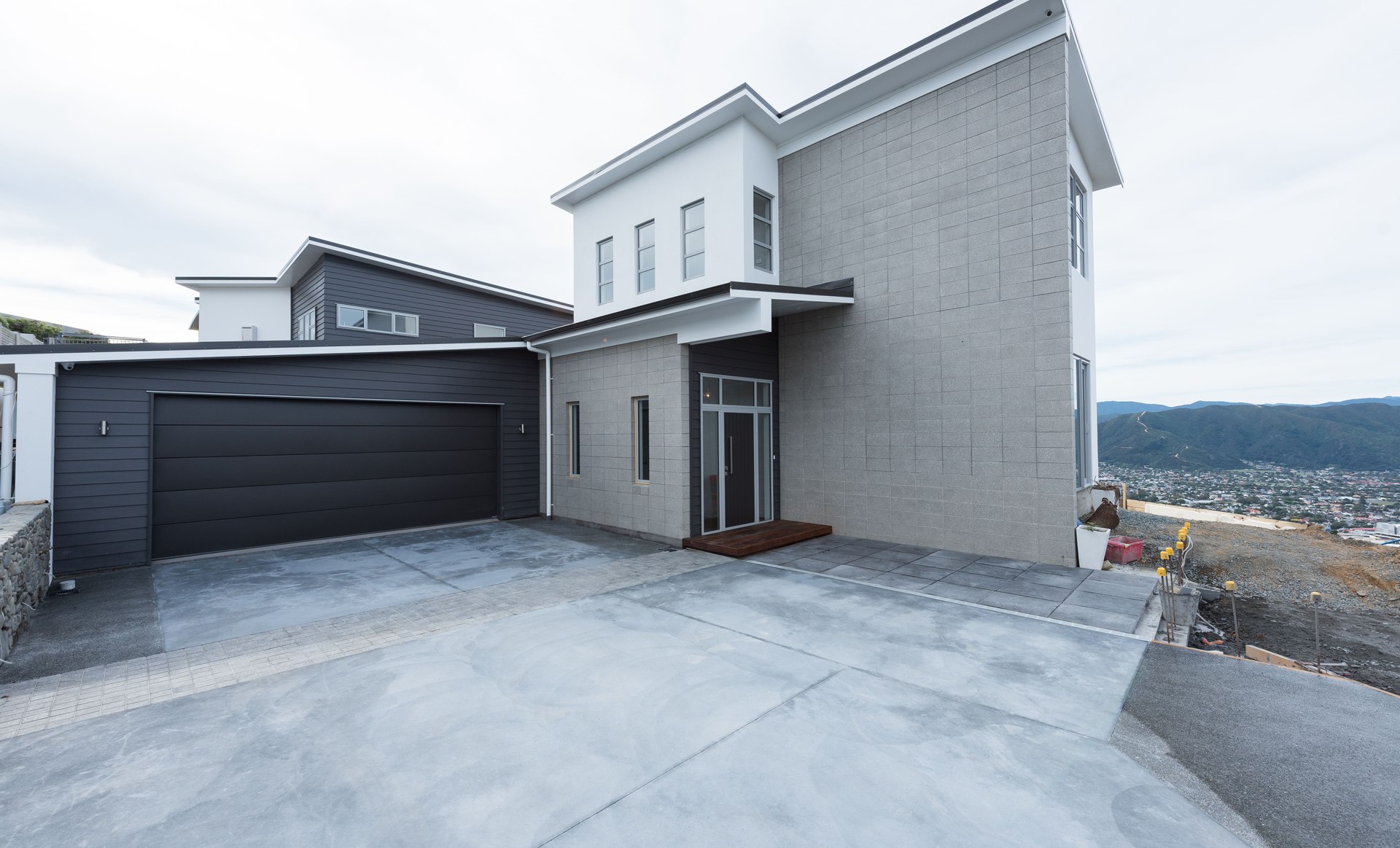 Tirohanga House