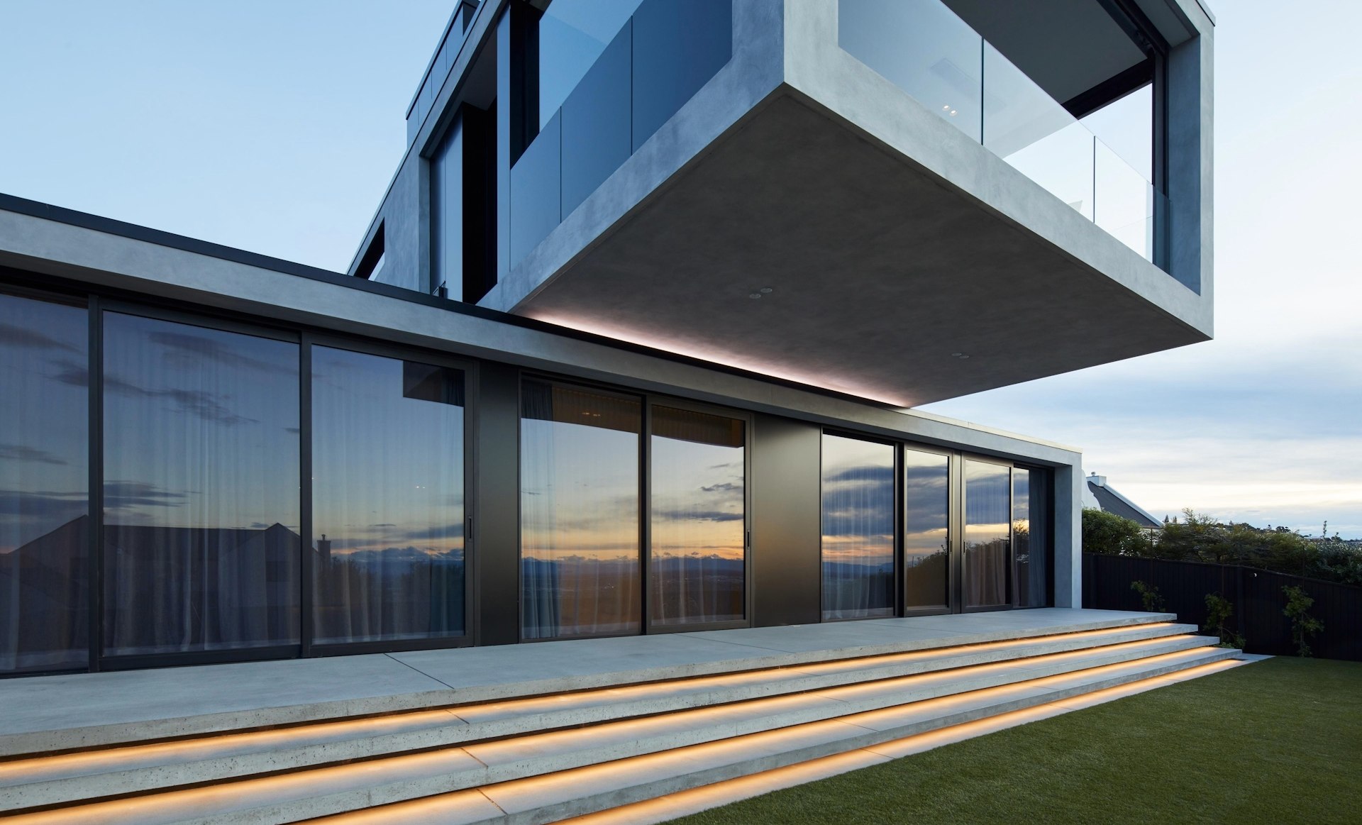 Cantilever House