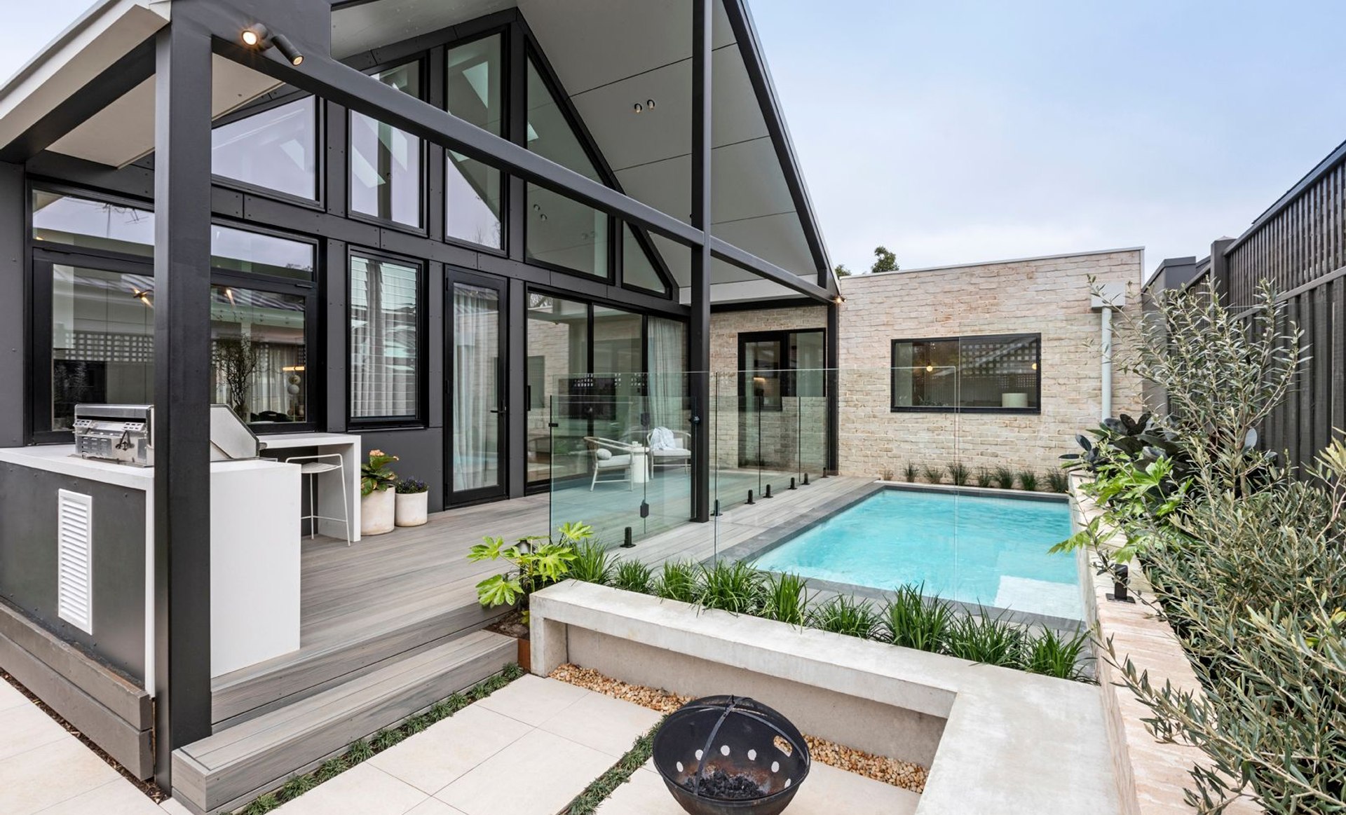 Bronte Court, Hampton