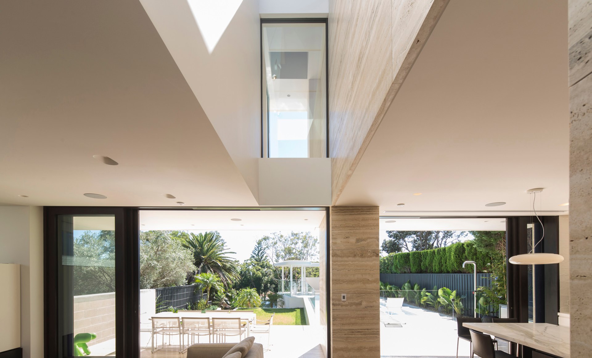 V-House